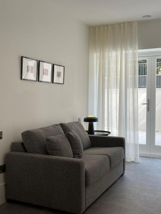 Brand New 3-Bedroom Home In London Exterior photo